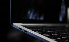 微软称Surface全面领先苹果MacBook Pro 结果呢