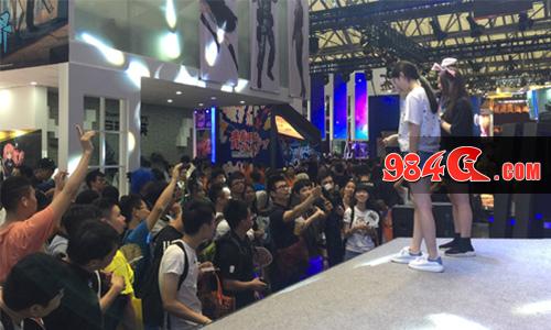 苏神科技CJ展台精彩不断 女神张洢萌惊艳出席