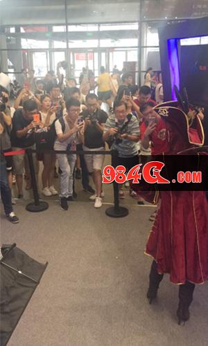 苏神科技CJ展台精彩不断 女神张洢萌惊艳出席